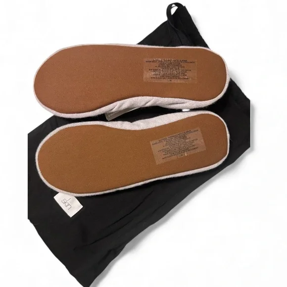 New with tags Skin Workdwide 100% Cashmere ballet slippers. Size Large (8-9) - Picture 2 of 4